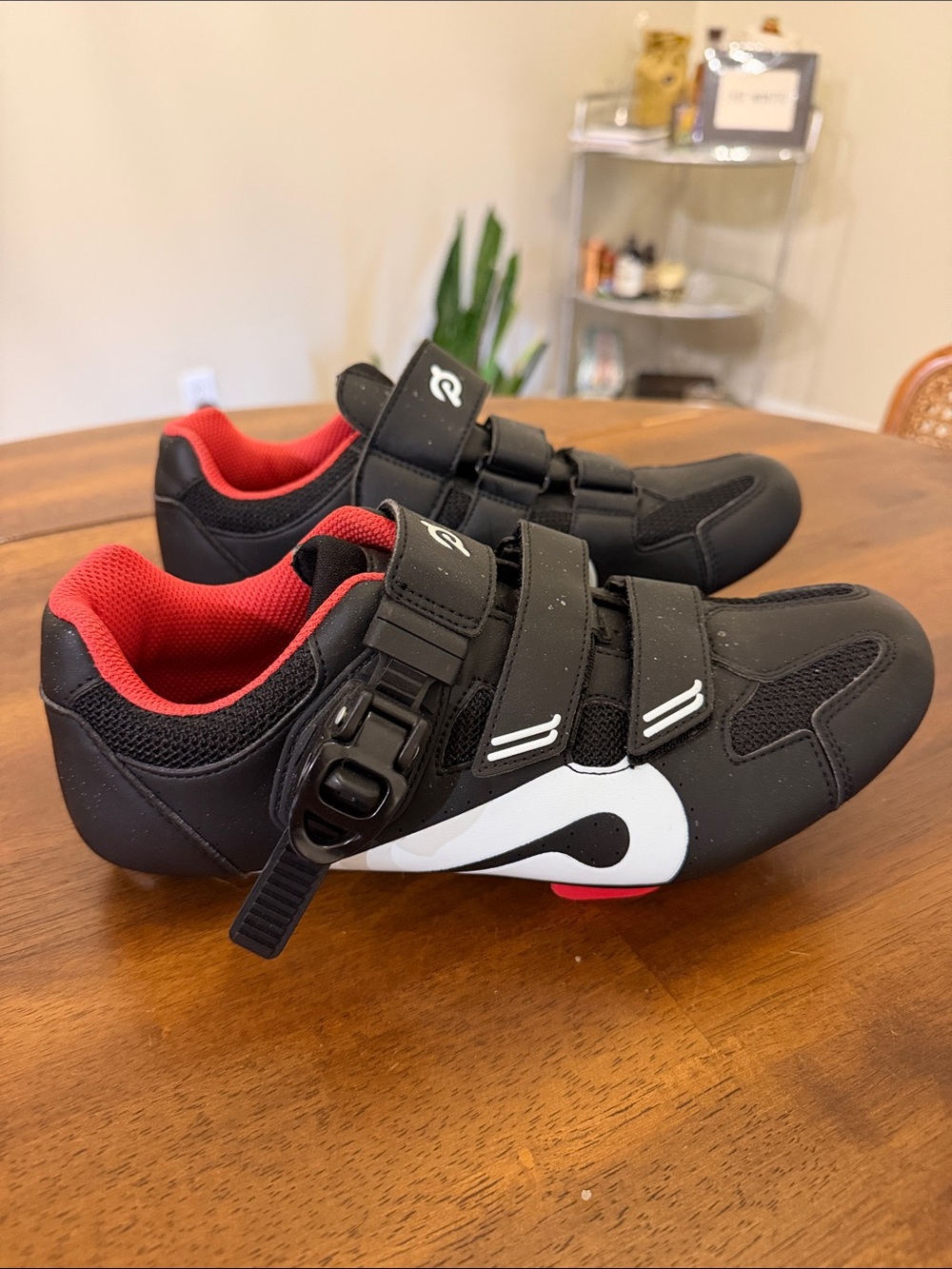 Peloton Black and Red Women’s Cycling Shoes. Size 40 (Women’s Size 8)